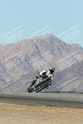 media/Dec-01-2025-Moto Forza (Mon) [[2daa91e15f]]/2-Intermediate Group/Session 4 Turn 9/